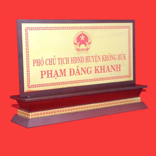 bien chuc danh quan doi bang go