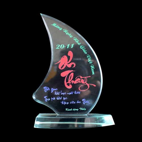 qua tang ky niem chuong